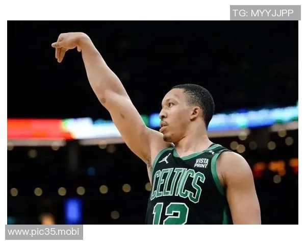 绿军旧将格威透露心声,黄蜂今晚主场迎战凯尔特人,赛前深度评价老东家整体实力与球员表现 绿军旧将格威透露心声,黄蜂今晚主场迎战凯尔特人,赛前深度评价老东家整体实力与球员表现